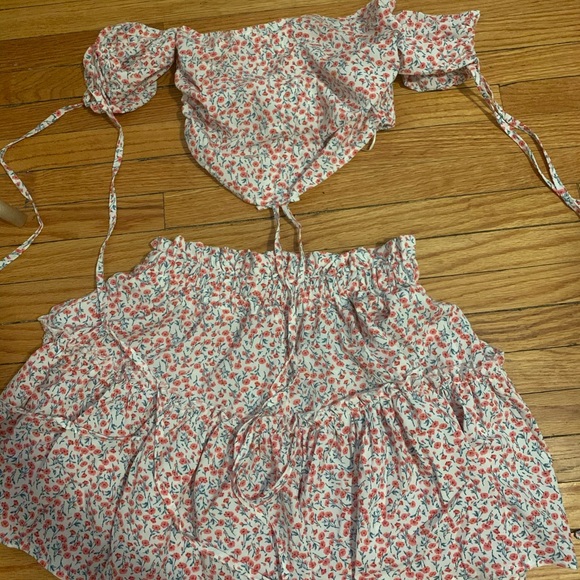 SHEIN ditsy floral print drawstring top and skirt - Picture 2 of 3